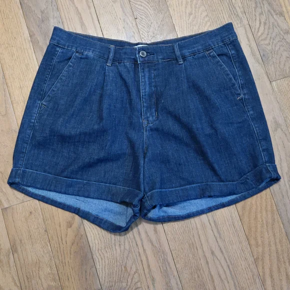 Nicole Miller Dark Denim Pleated and Cuffed Shorts - Picture 1 of 5